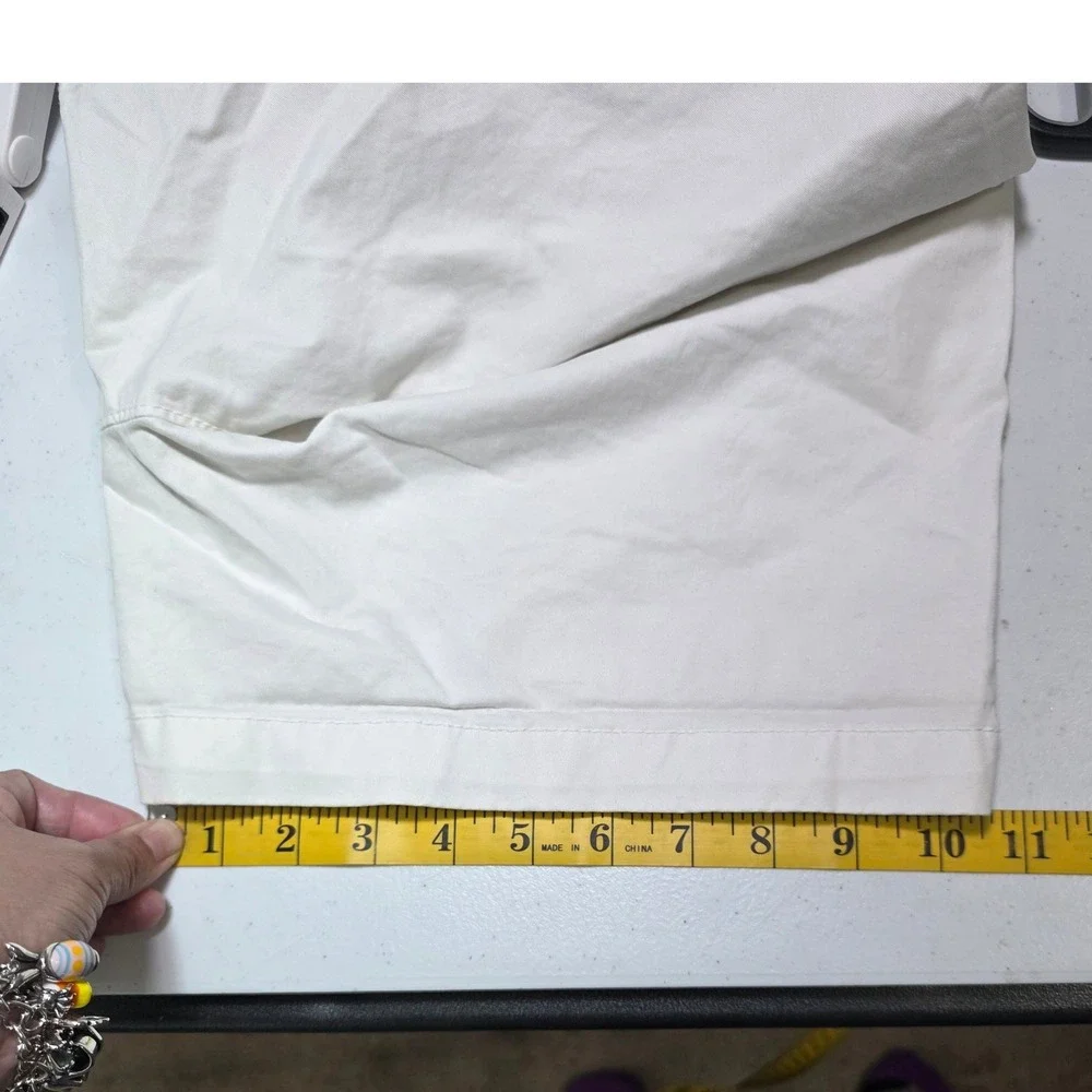 Old Navy Chino Shorts White Cotton Stretch Casual Size 2 Summer, Preppy, Classic